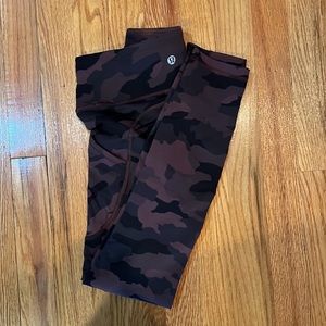 lululemon brown camo invigorates 25” size 2